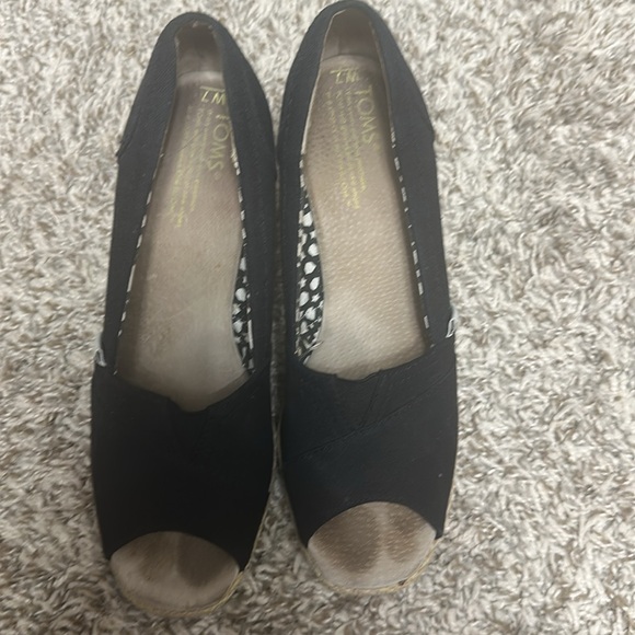 TOMS Black and Tan Wedge Shoes - Picture 6 of 6